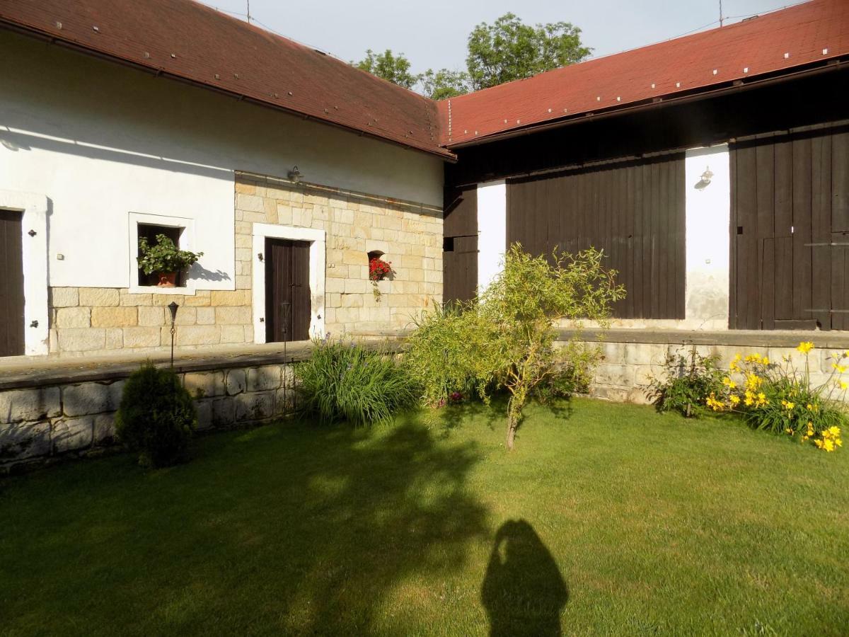 Landhaus Florian Διαμέρισμα Rovensko pod Troskami Εξωτερικό φωτογραφία
